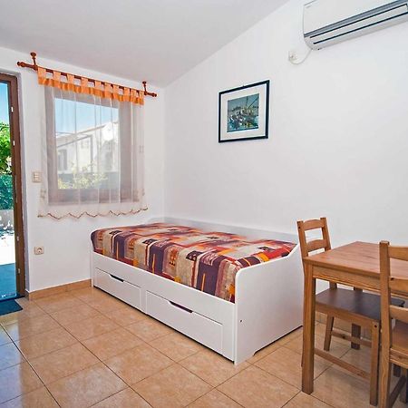 Apartman Kirac 포메르 외부 사진